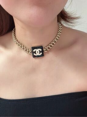 CHANEL Gold Chain Choker with Black Enamel CC Plaque